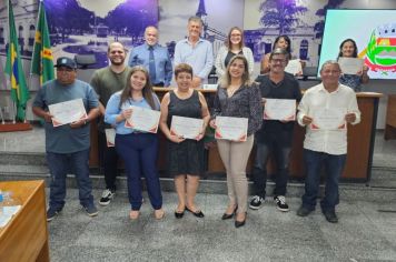Servidores municipais recebem homenagem na Câmara