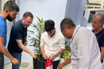 Funcionários da Câmara participam de treinamento de prevenção e combate a incêndio