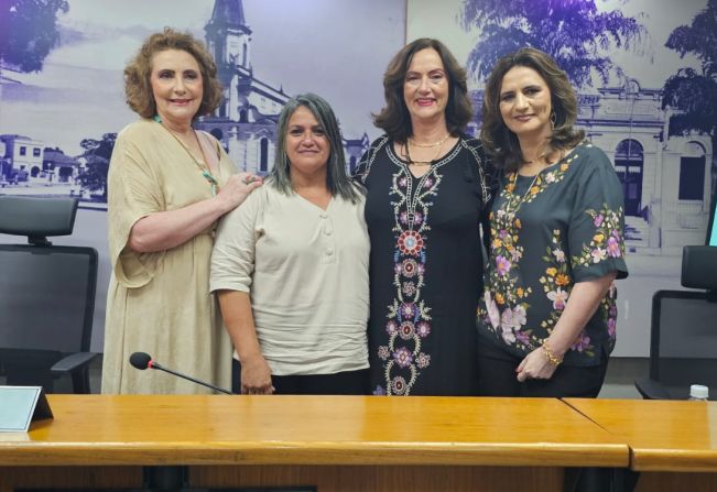 Irmãs Nienkoetter são homenageadas na Câmara